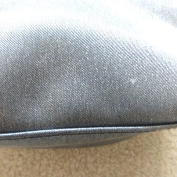 Vintage shimmery silver gray fuzzy mini purse - very Y2K! - Picture 3 of 10